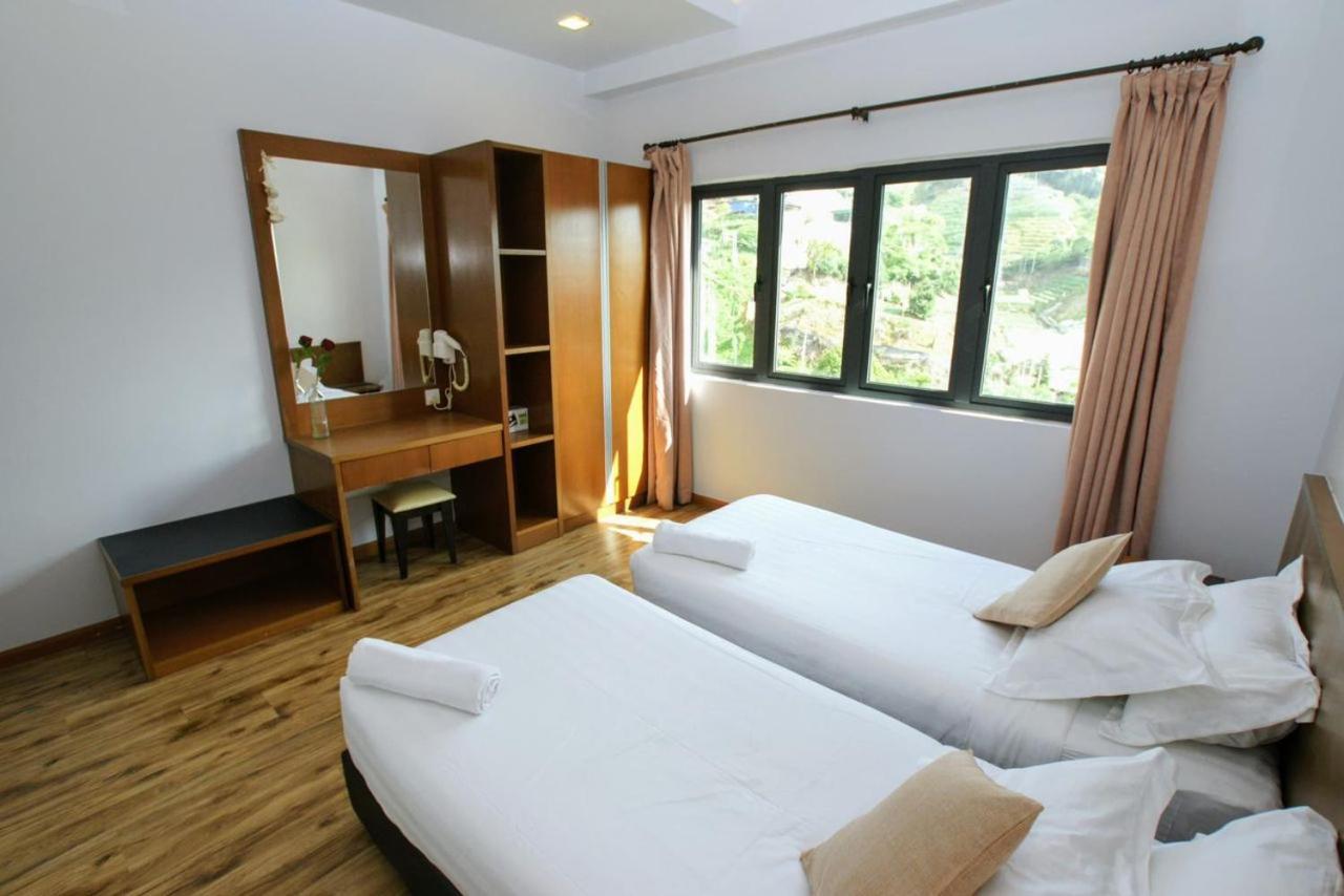 The Retreat Sunrise View 5*